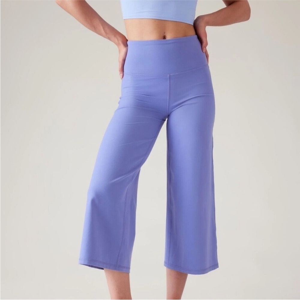 Athleta Elation Wide Leg Crop Yoga Leggings